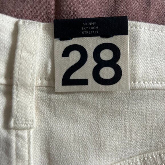 NWT GAP True Skinny Sky High Stretch Jeans, sz 28, 6L, 6 Long - Picture 5 of 8